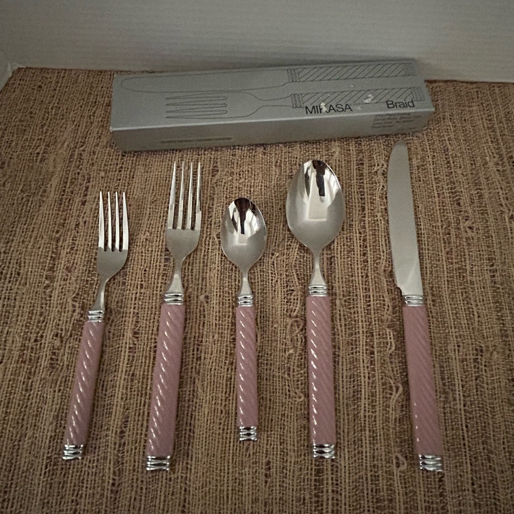 Mikasa Braid Powder Pink  5 piece set. Designed by Larry Laslo. Vintage